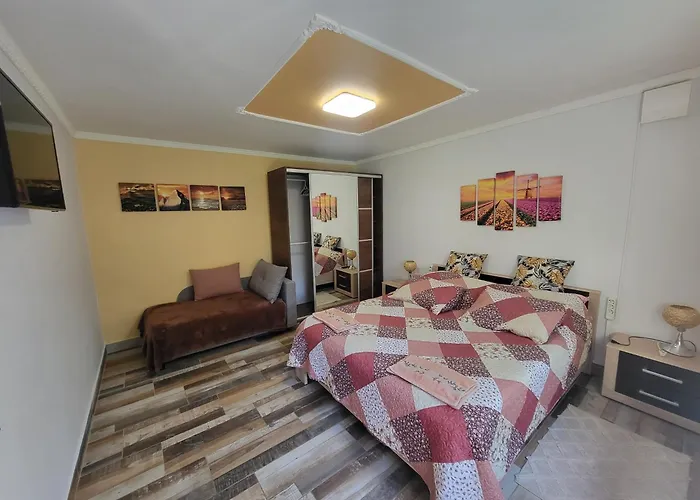 Liget Nyaralohaz Es Apartman Liget